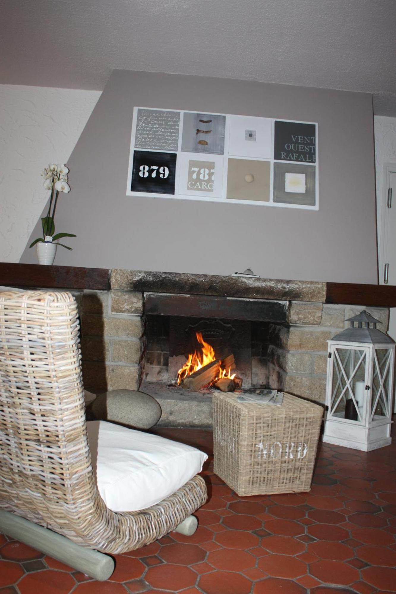 Latitude Ouest Hotel Restaurant & Spa Locronan Εξωτερικό φωτογραφία