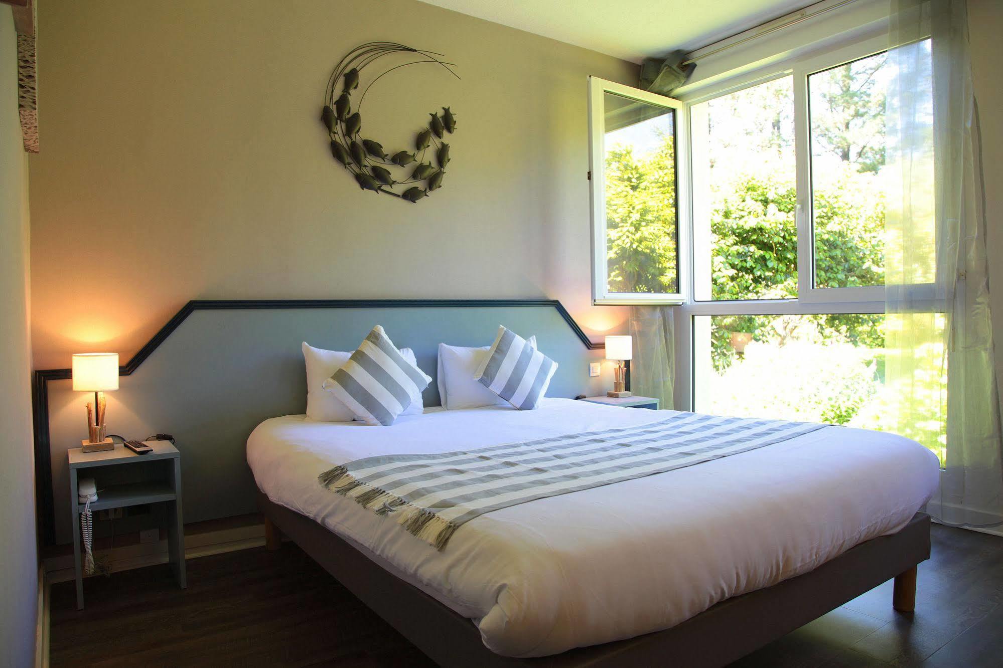 Latitude Ouest Hotel Restaurant & Spa Locronan Εξωτερικό φωτογραφία